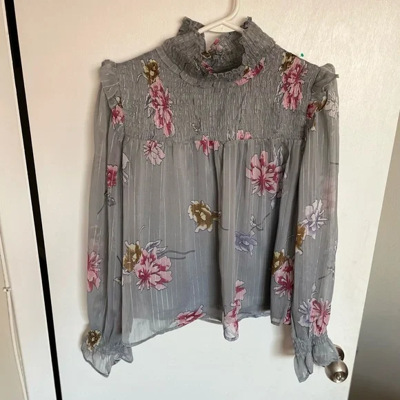 Walter Baker Floral Lightweight Blouse - Size S - Picture 3 of 14